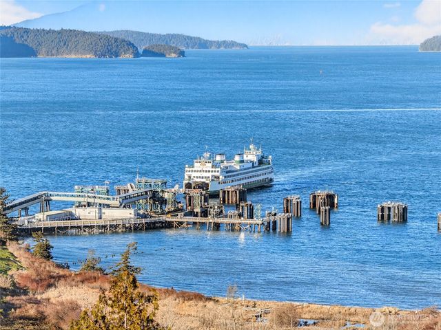 2810 Grady Lane, Anacortes, WA 98221