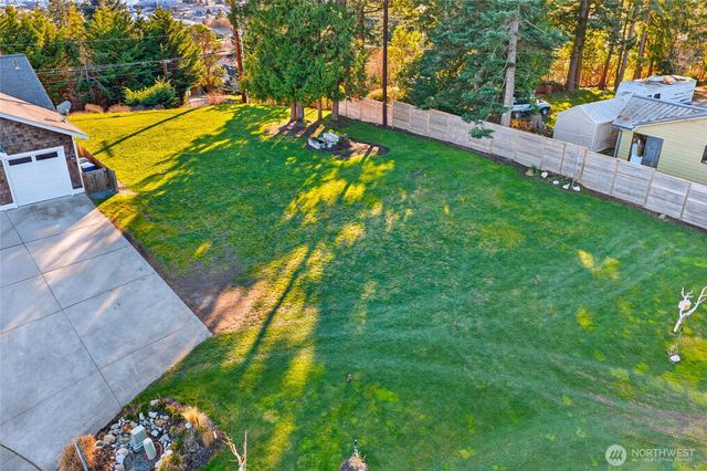 2810 Grady Lane, Anacortes, WA 98221