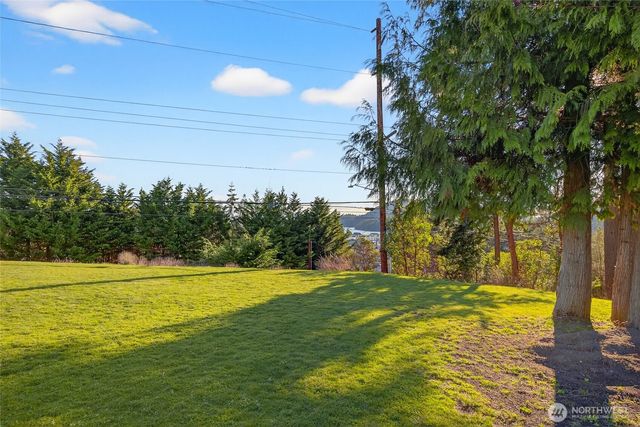 2810 Grady Lane, Anacortes, WA 98221
