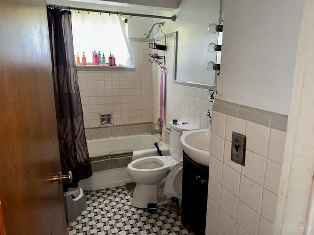 8754 Monsanto Drive, Springfield Twp., OH 45231