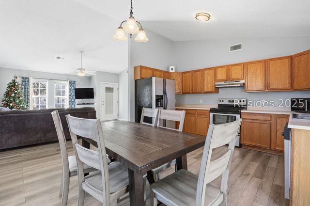 43 Southern Magnolia Dr, Beaufort, SC 29907