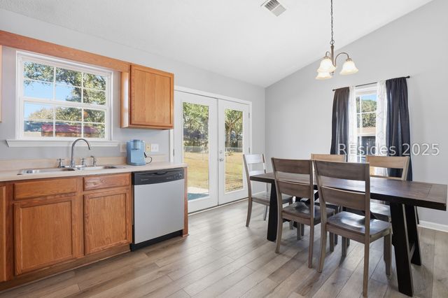 43 Southern Magnolia Dr, Beaufort, SC 29907