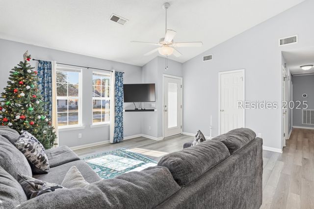 43 Southern Magnolia Dr, Beaufort, SC 29907