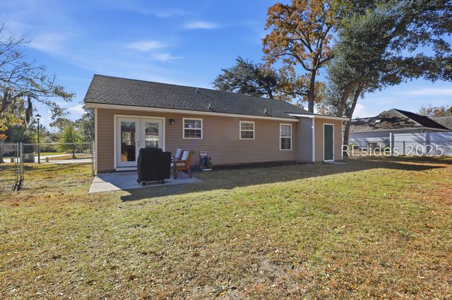 43 Southern Magnolia Dr, Beaufort, SC 29907