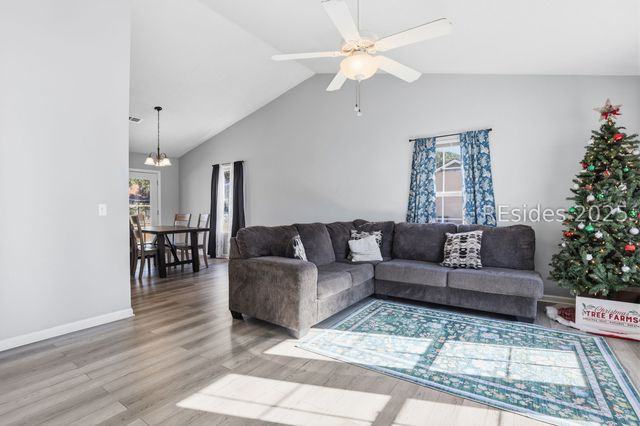 43 Southern Magnolia Dr, Beaufort, SC 29907