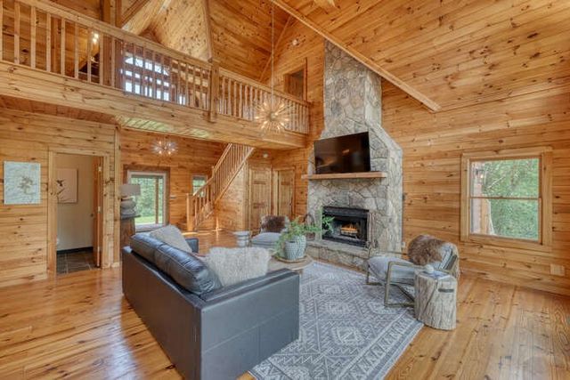 514 Browns Cove Road, Blue Ridge, GA 30512