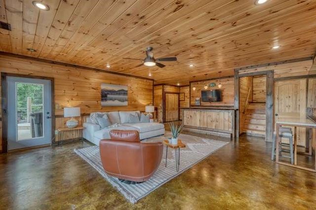 514 Browns Cove Road, Blue Ridge, GA 30512