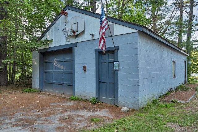 19 Sherwood Forest Drive, Canterbury, NH 03224