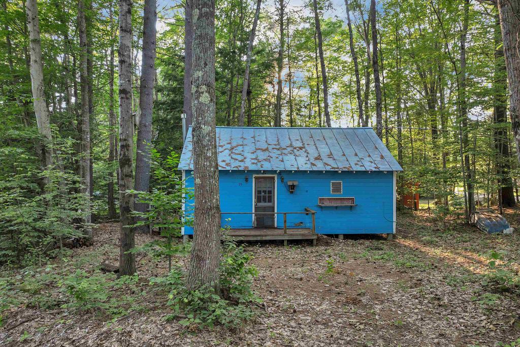 19 Sherwood Forest Drive, Canterbury, NH 03224