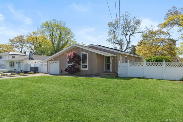 82 Robinwood Drive, Mastic Beach, NY 11951