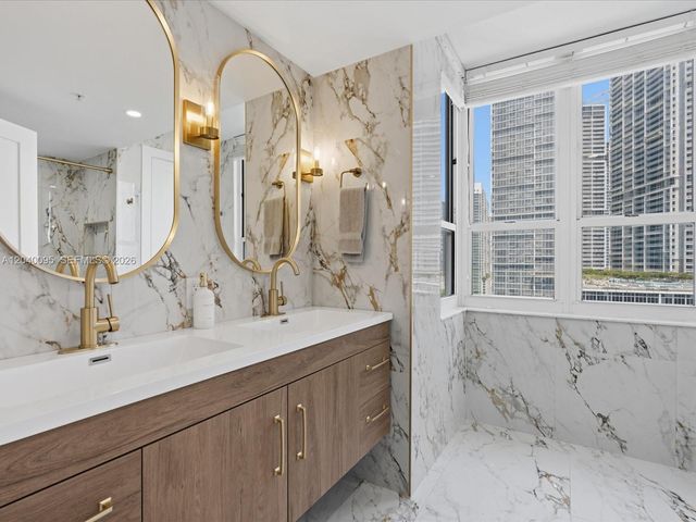 701 Brickell Key Blvd 1903, Miami, FL 33131