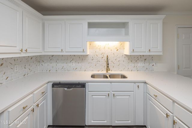 807 Meadow Way Cove, Byram, MS 39272