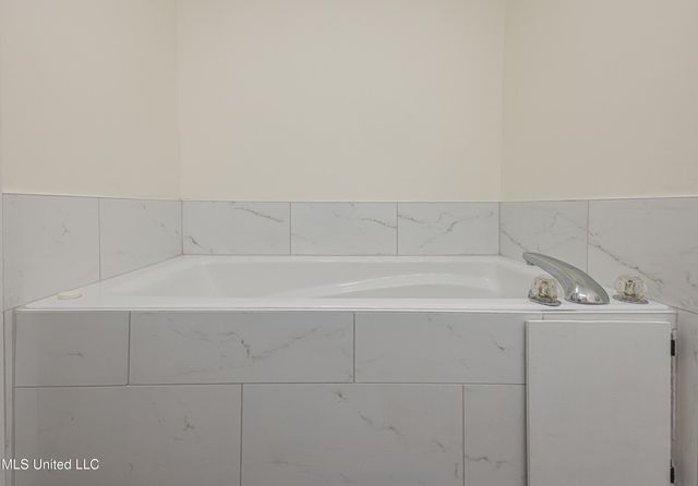 807 Meadow Way Cove, Byram, MS 39272