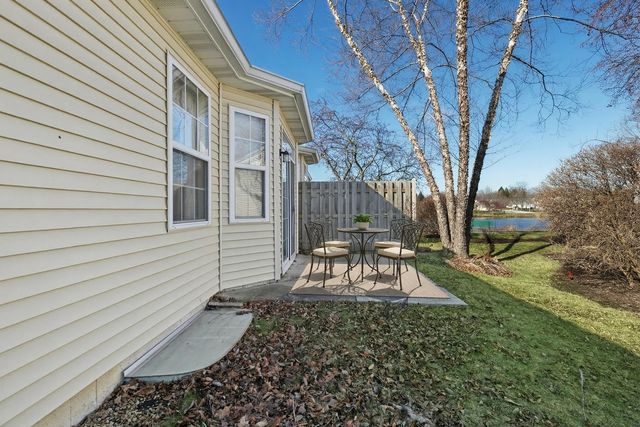 2382 Carillon Drive, Grayslake, IL 60030