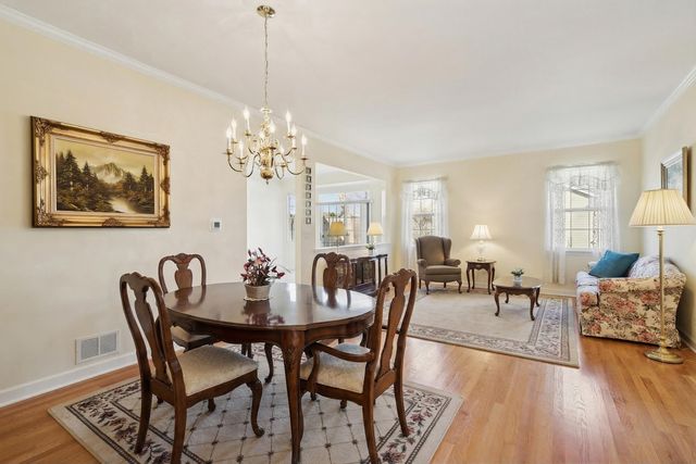 2382 Carillon Drive, Grayslake, IL 60030