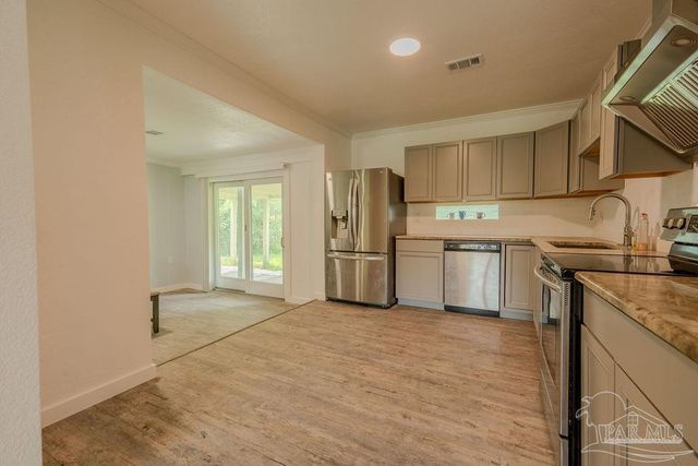 3235 Bayou Dr, Pensacola, FL 32505