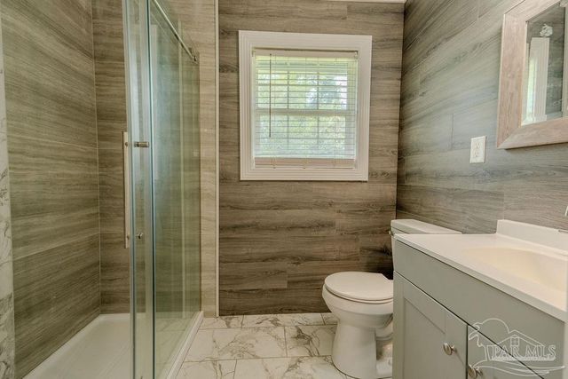 3235 Bayou Dr, Pensacola, FL 32505