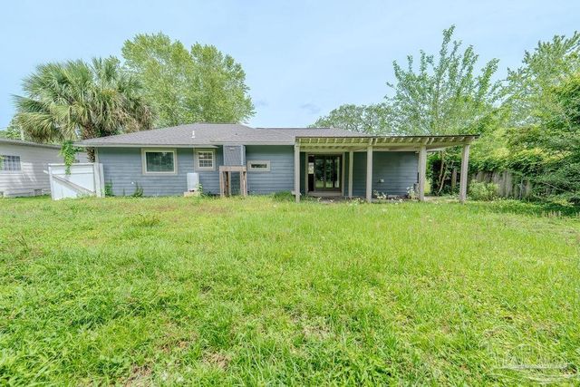 3235 Bayou Dr, Pensacola, FL 32505