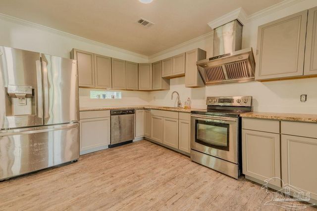 3235 Bayou Dr, Pensacola, FL 32505