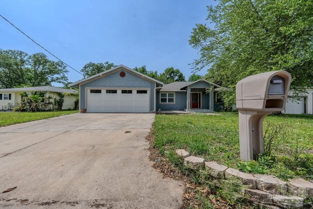 3235 Bayou Dr, Pensacola, FL 32505