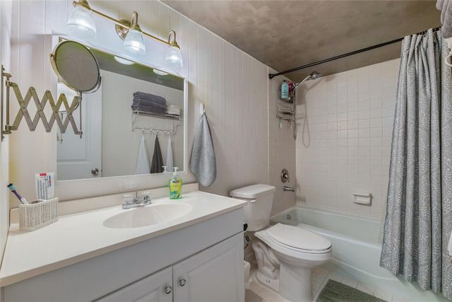 3920 Inverrary Boulevard 404-C, Lauderhill, FL 33319