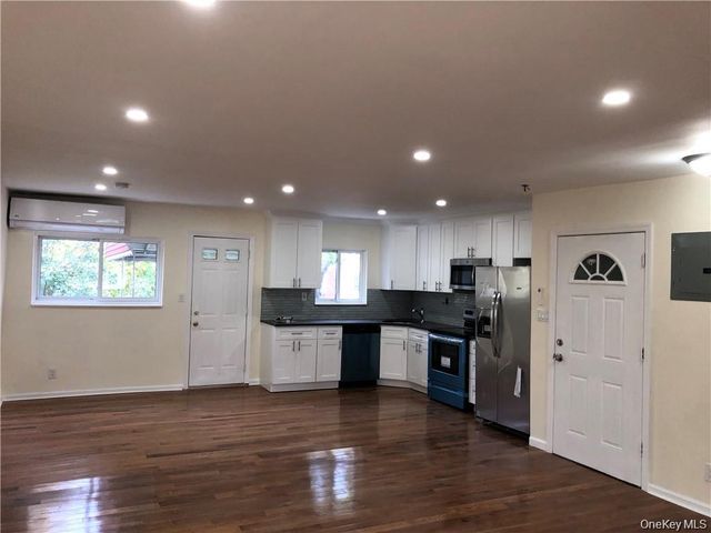 409 S 3rd Avenue, Mount Vernon, NY 10550