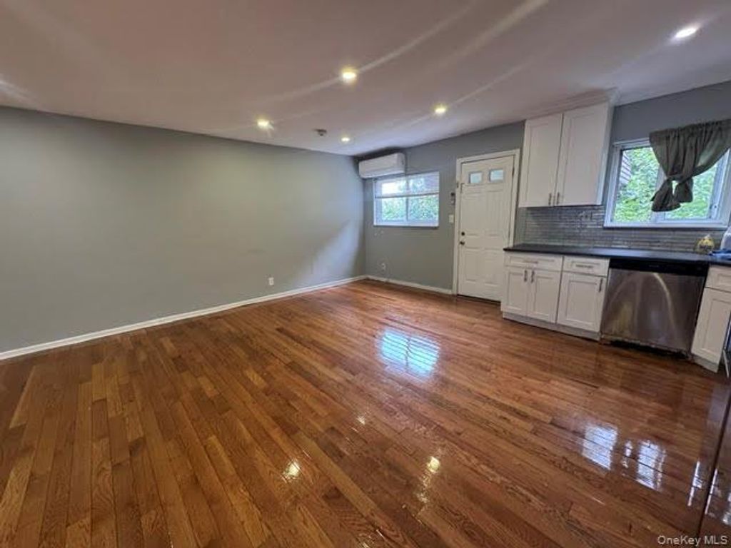 409 S 3rd Avenue, Mount Vernon, NY 10550