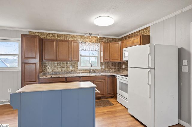 411 Pelzer Highway, Easley, SC 29642