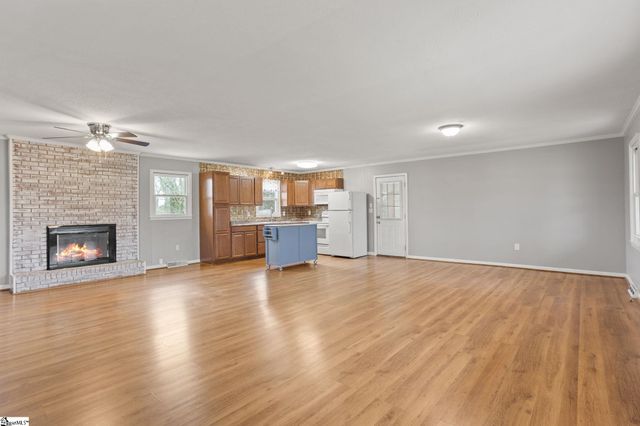 411 Pelzer Highway, Easley, SC 29642