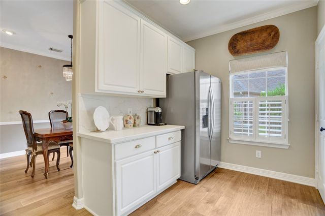 1135 Enclave Square W, Houston, TX 77077