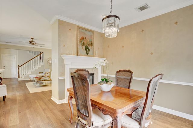 1135 Enclave Square W, Houston, TX 77077
