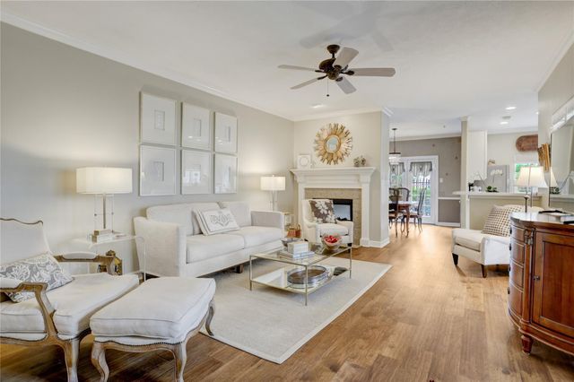 1135 Enclave Square W, Houston, TX 77077