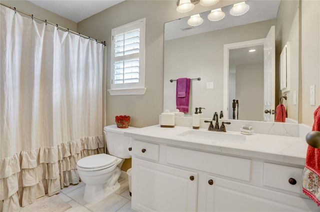 1135 Enclave Square W, Houston, TX 77077