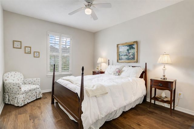 1135 Enclave Square W, Houston, TX 77077