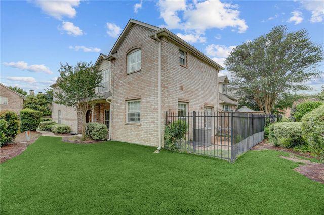 1135 Enclave Square W, Houston, TX 77077