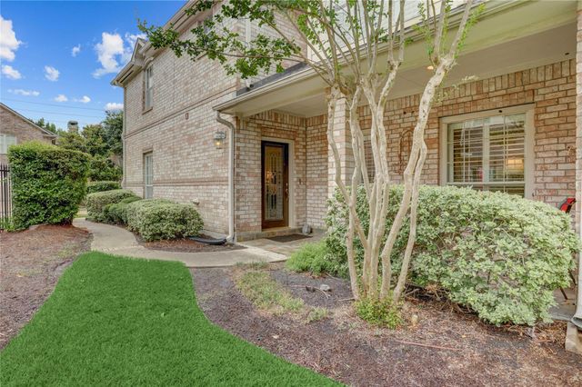 1135 Enclave Square W, Houston, TX 77077