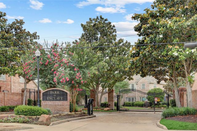 1135 Enclave Square W, Houston, TX 77077