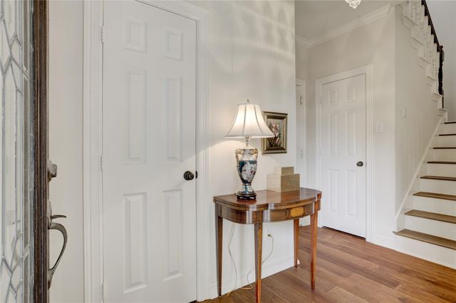 1135 Enclave Square W, Houston, TX 77077