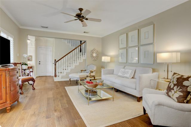 1135 Enclave Square W, Houston, TX 77077