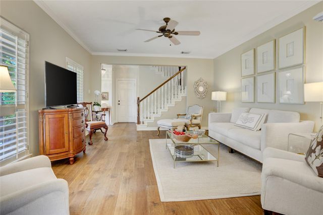 1135 Enclave Square W, Houston, TX 77077
