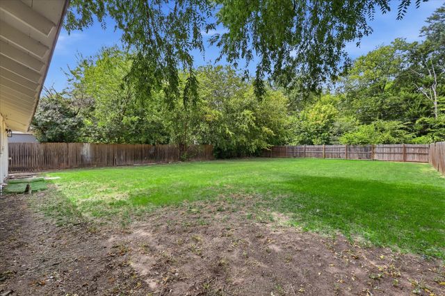 610 Crescent Street, Denton, TX 76201