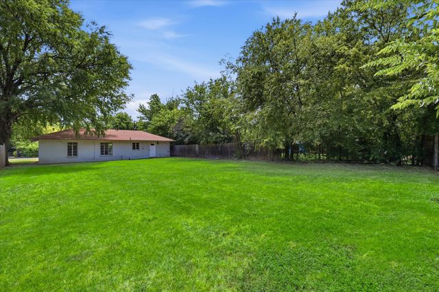 610 Crescent Street, Denton, TX 76201