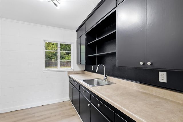 610 Crescent Street, Denton, TX 76201