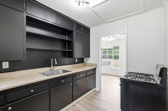 610 Crescent Street, Denton, TX 76201