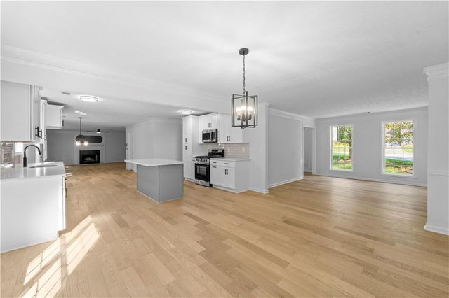 6913 Wynmeadow Drive, Stone Mountain, GA 30087