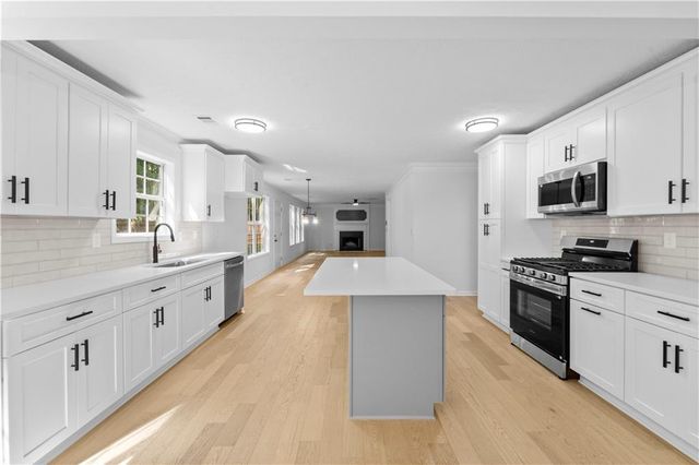 6913 Wynmeadow Drive, Stone Mountain, GA 30087