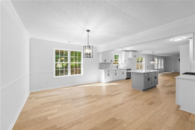 6913 Wynmeadow Drive, Stone Mountain, GA 30087