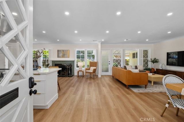 1901 N Greenbrier Street, Santa Ana, CA 92706