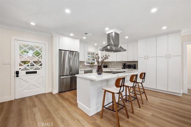 1901 N Greenbrier Street, Santa Ana, CA 92706