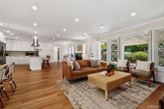 1901 N Greenbrier Street, Santa Ana, CA 92706